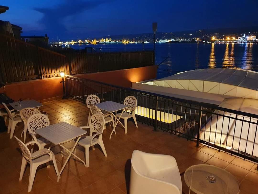 Hotel La Bussola Múggia Kültér fotó